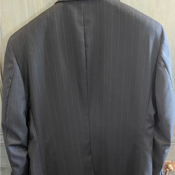 Joseph A. Bank Men’s navy blue pin stripe 3 button suit